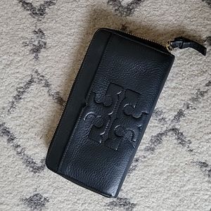 Tory Burch Bombe-T Zip Continental Wallet Black
